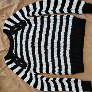 Hot Topic Black and White Striped Sweater Medium